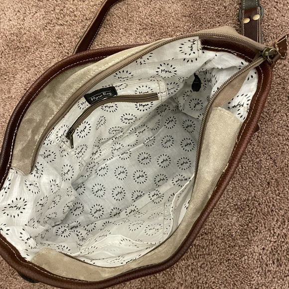 I’m selling this beautiful Myra bag like new. - Picture 2 of 3